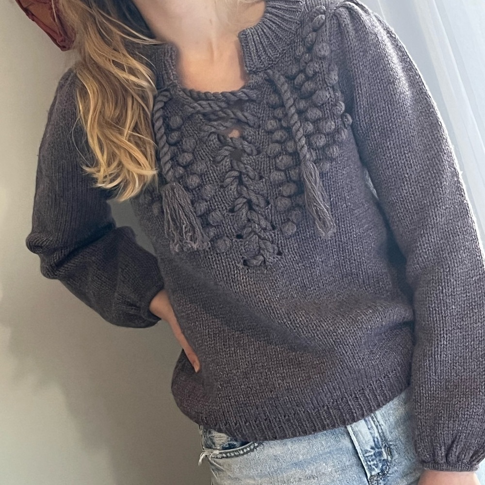CHINKY PURPLE KNIT SWEATER WITH KNOT DETAIL